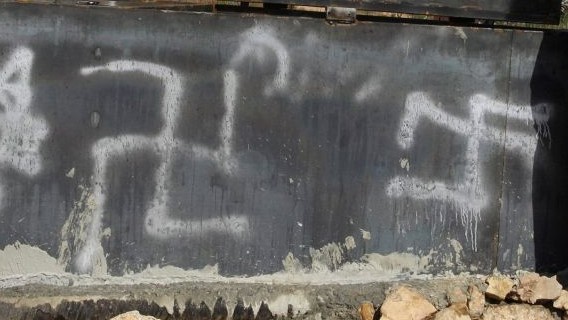 swastikas-e1399556633779