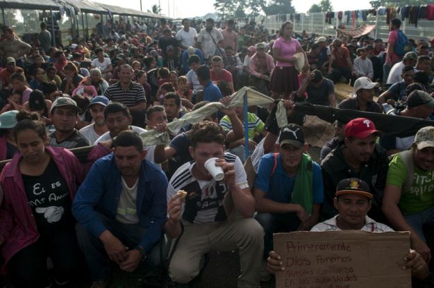 central_america_migrant_caravan_81791_s878x583